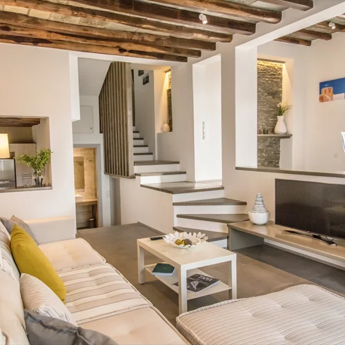 Η ωραιότερη πασχαλινή εξόρμηση στην Τήνο παρέα με την "TinosHost"