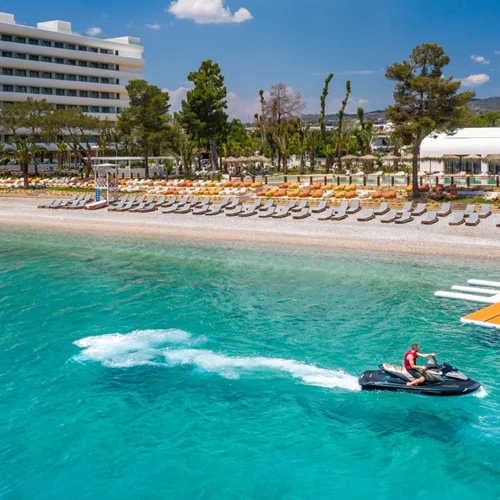 Το καλοκαίρι στα Brown Hotels έχει άλλη χάρη