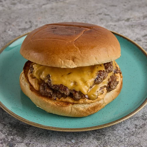 Στο "Urban Vibes" τρώμε smash burger με μεράκι