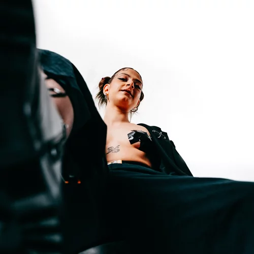 AEON: "Δεν θα ήθελα ποτέ να δημιουργηθεί με το κοινό μια σχέση περσόνας-ακροατή"