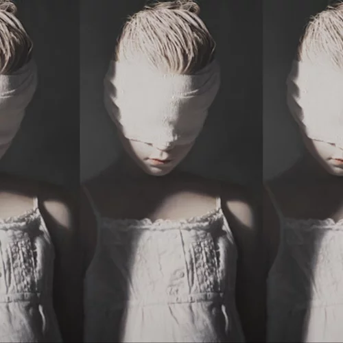 "Τυφλοί" του Μορίς Μέτερλινκ: Μια αλληγορία για τον σύγχρονο άνθρωπο στο Θέατρο Αλκμήνη