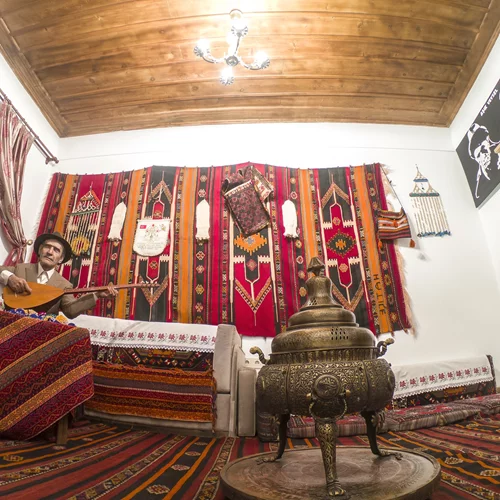 Ο σπουδαίος ποιητής Ασίκ Βεϊσέλ στο πρόγραμμα εκδηλώσεων μνήμης της UNESCO για το 2023