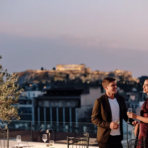 Titania Hotel: Γιορτές με θέα την Ακρόπολη