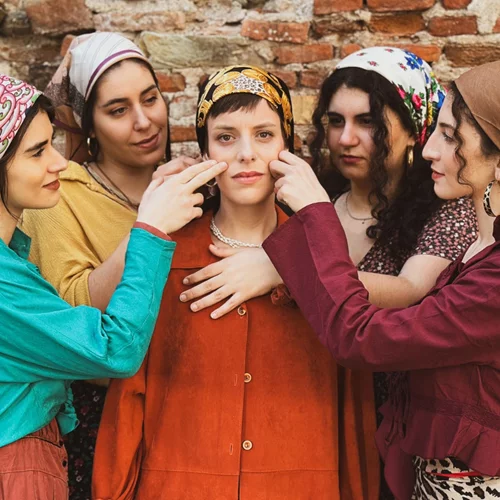 31 θεατρικές ομάδες "φωσφορίζουν" στο Off Off Athens Theatre Festival του Επί Κολωνώ