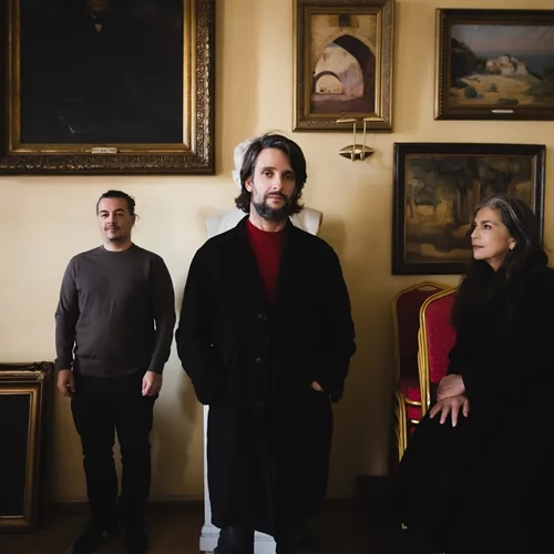 Θοδωρής Οικονόμου, Σαβίνα Γιαννάτου & Νικόλας Καζάζης παρουσιάζουν το μουσικό έργο "ESSON="