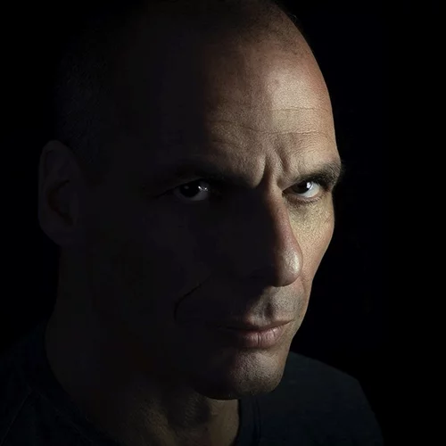 "In The Eye Of The Storm": Η σειρά ντοκιμαντέρ για τον Γιάνη Βαρουφάκη στο 37ο Πανόραμα Ευρωπαϊκού Κινηματογράφου