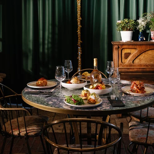 "Libertine Drinkery": Ένα αυθεντικό urban στέκι