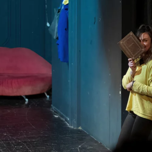 Παραστάσεις με στοιχεία group therapy