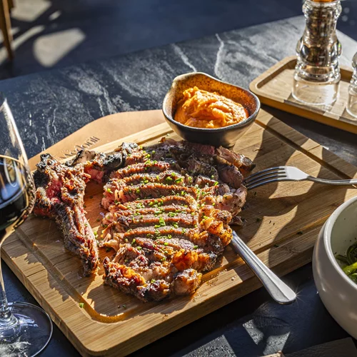 "Medouli Chop House"