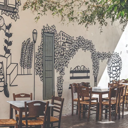 Στη ''Σουρτούκω'' για μεζέδες της παρέας που γυρίζουν την Ελλάδα