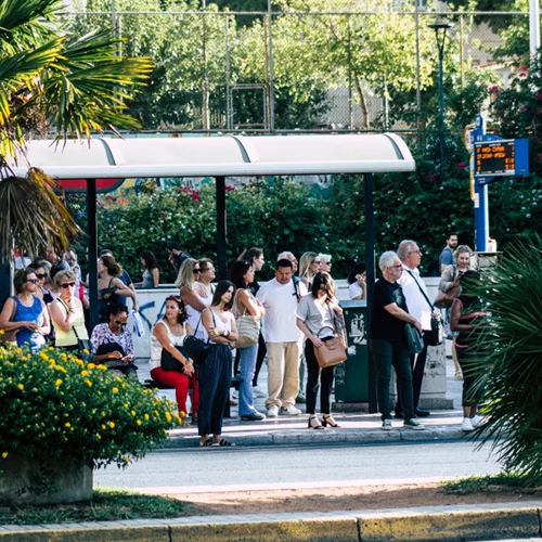 Ο δήμος Ηρακλείου απέκτησε τα πρώτα ηλεκτροκίνητα οχήματα – Πότε θα δούμε ηλεκτρικά λεωφορεία ευρέως στην Αθήνα;