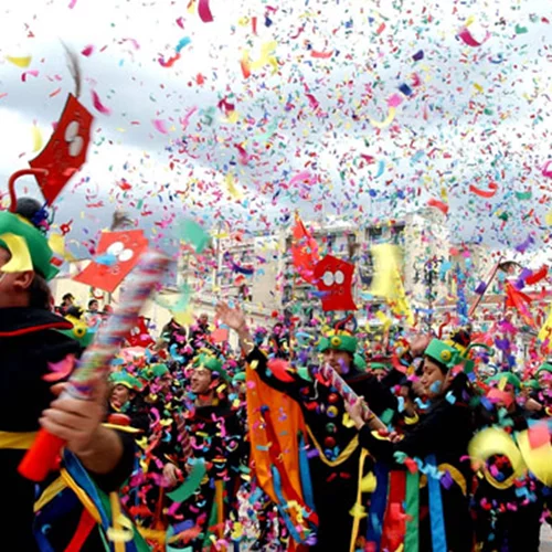 5+1 δημοφιλή καρναβάλια στην Ελλάδα