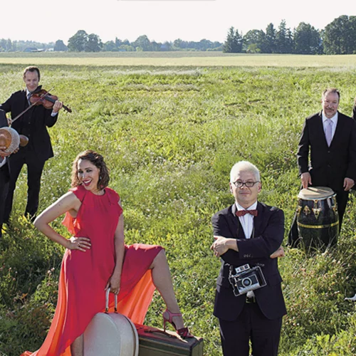 Οι Pink Martini με όλα τα αγαπημένα μας τραγούδια και ρετρό διάθεση στο Faliro Summer Theater