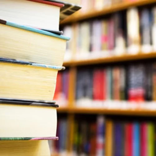 Bazaar των εκδόσεων Άγρα στη Δημοτική Αγορά Κυψέλης