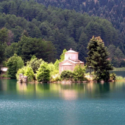 10 μονοήμερες εκδρομές με ανοιξιάτικο χρώμα