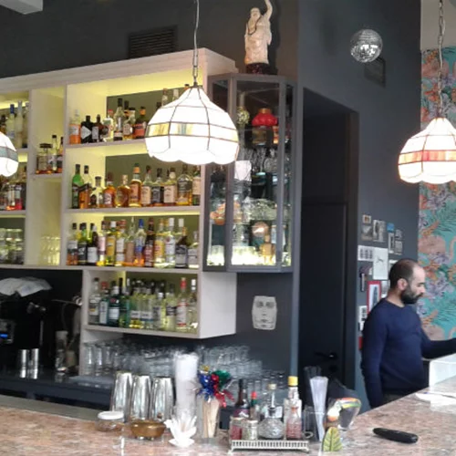 Κάιν: ο κακός γίνεται… μπαρ!