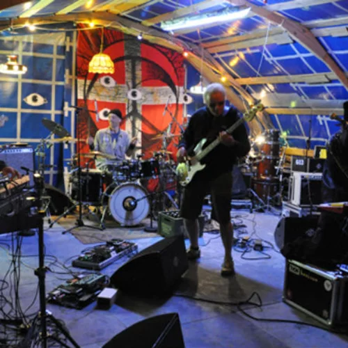 Side Effects και trippy sounds στο Six D.O.G.S.