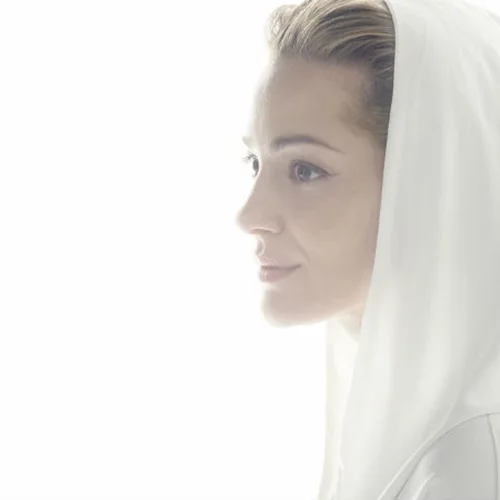 Στη «Βαβέλ» της Νατάσσας Μποφίλιου