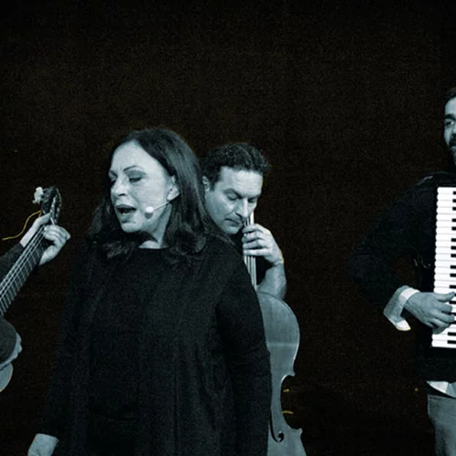 Χάρις Αλεξίου: «Χειρόγραφο» για εξομολόγηση