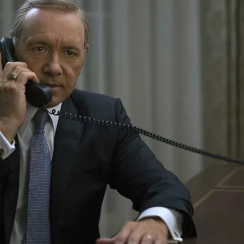 Όλο το «House of Cards» σε ένα κανάλι