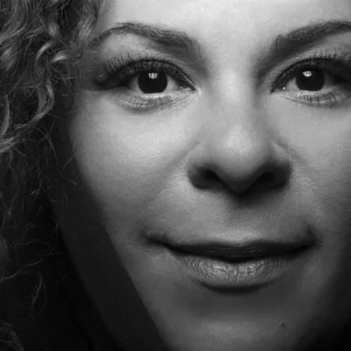 Ματούλα Ζαμάνη: Φουλ ρεαλιτέ και Κλάιβ Μπάρκερ μαζί