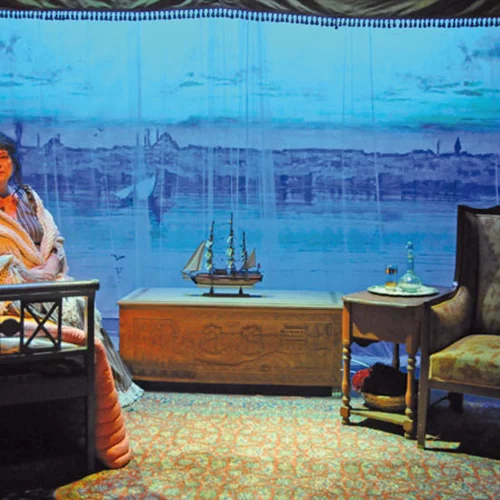 Άννα Βαγενά: «Η Λωξάντρα είναι το καταφύγιό μου. Μου δείχνει τη φωτεινή πλευρά της ζωής»