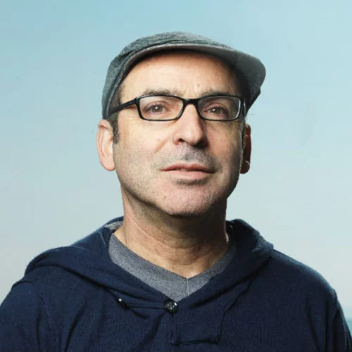 Στράτος Τζίτζης: «Μου αρέσει το χιούμορ που βγαίνει από απόγνωση»