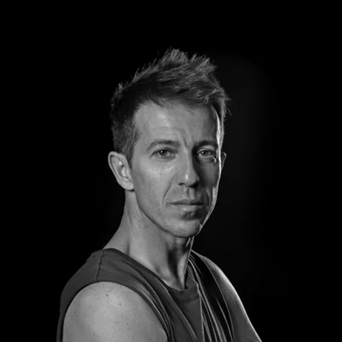 Αντώνης Φωνιαδάκης: Ο Έλληνας διεθνής στο τιμόνι του μπαλέτου της ΕΛΣ