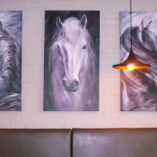 Το «ντροπαλό άλογο»… καλπάζει