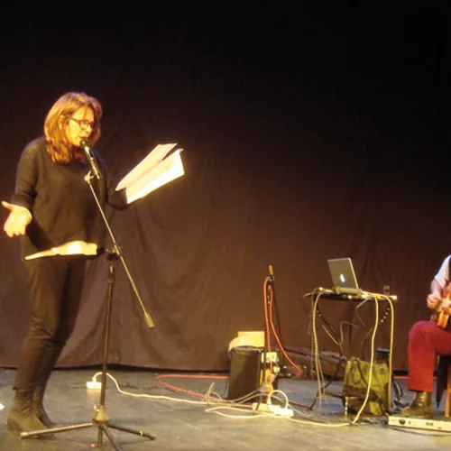 Η Όλια Λαζαρίδου σε ανοιχτό διάλογο με την ποίηση