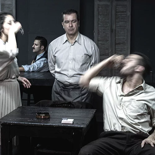 Η Στέλλα  με τα κόκκινα γάντια 