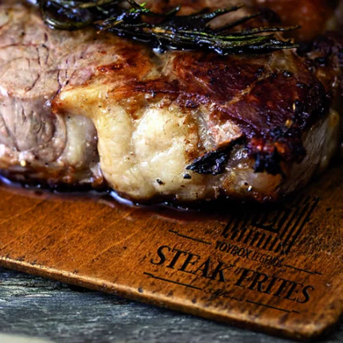 «Steak Frites»: Τα steaks που παίζουν με στρατιωτάκια 