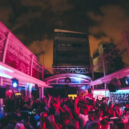 Clubbing στο «Terraza»: Επιβάλλονται τα γυαλιά ηλίου!