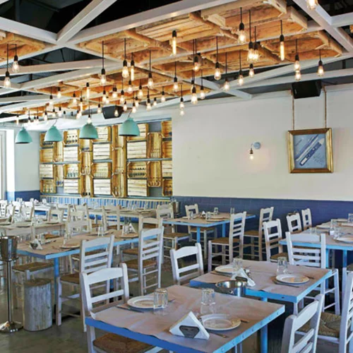 «Ψαρώσαμε»: στη Γλυφάδα, σαν σε νησί