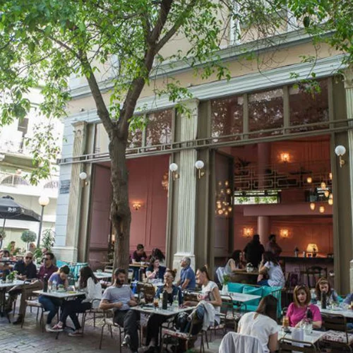 Otto: Εντυπωσιακή άφιξη στο κέντρο με μελετημένα cocktails  