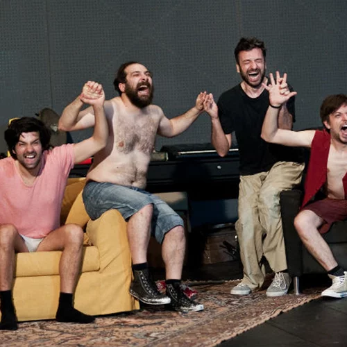 5 θεατρικά έργα για το τώρα μέσα από το χθες