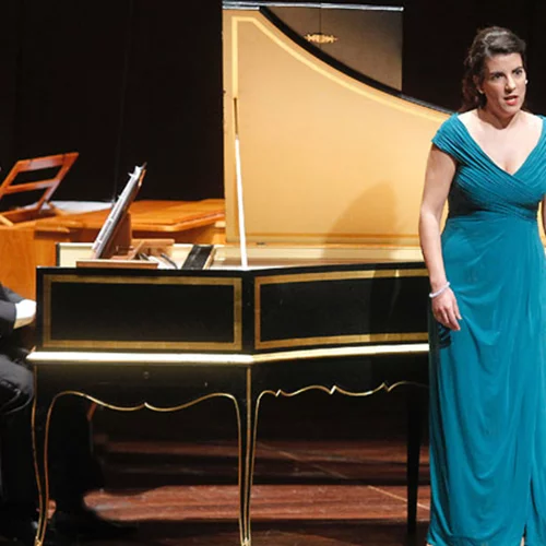 Ρεσιτάλ Αντωνέλου / Γουμενάκη & Χοϊδά:  αναζητώντας ήχο και αισθητική «εποχής»