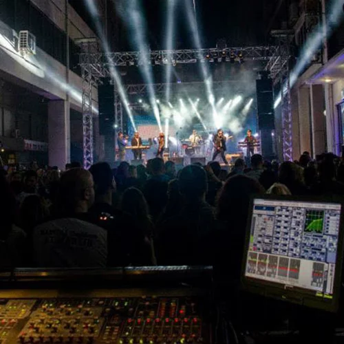 Street party στο «Troubar»