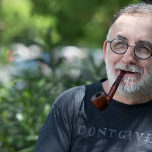 Θάνος Μικρούτσικος: Από τη στιγμή που ανεβαίνω στη σκηνή, μεταμορφώνομαι! 