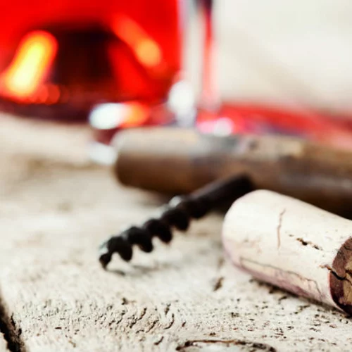 Το σύνθημα είναι «Drink Pink!» 