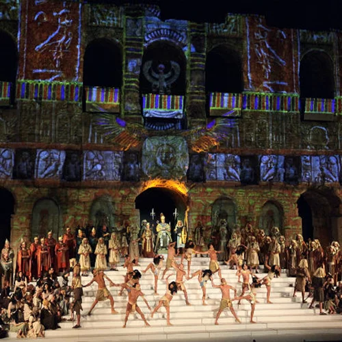 Ισορροπημένη, παραδοσιακή «Αΐντα» σε κατάμεστο Ηρώδειο