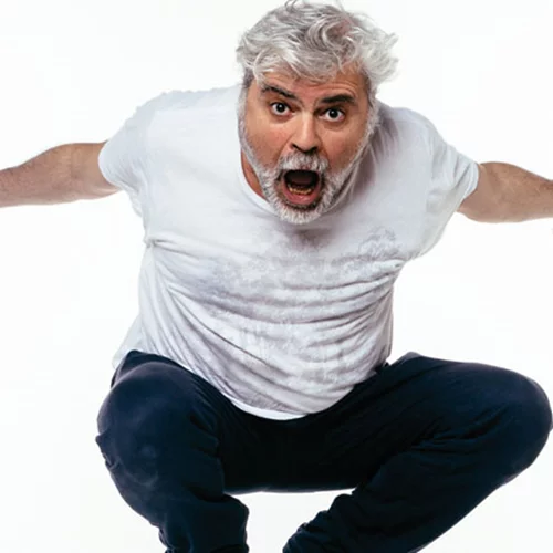 Νίκος Καραθάνος: «Μαζεύτηκαν οι κότες να κάνουν επανάσταση. Εμείς τι κάνουμε;»