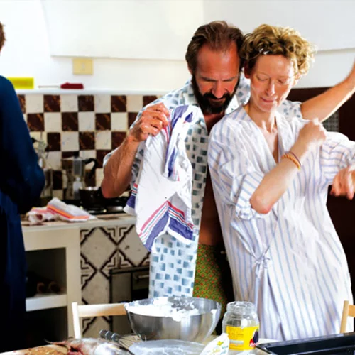 Κάτω Από τον Ήλιο 