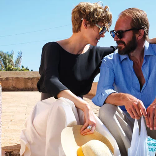 Οι πισίνες βάφτηκαν κόκκινες: χλιδή, χλώριο κι αίμα στην οθόνη