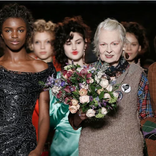 PETA: «Μαλλί και γούνα είναι το ίδιο αιμοβόρικα» 