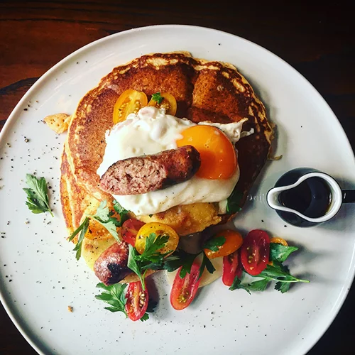 Δύο brunch που γειτονεύουν