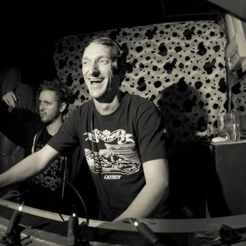 Το εκλεκτικό DJ δίλημμα της Παρασκευής