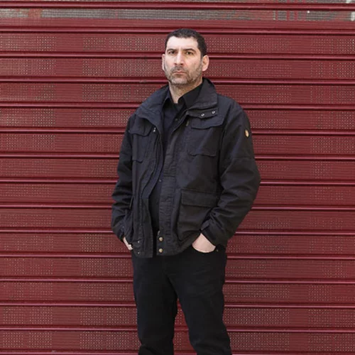 Γιάννης Οικονομίδης: Ο κινηματογραφιστής που αγαπάει το θέατρο