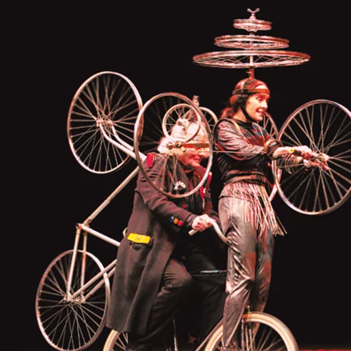 «Το Αόρατο Τσίρκο»: Η κόρη του Τσάπλιν, ο κλόουν της και  η μεγάλη τους μαγεία