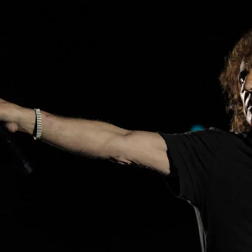 Ο Βασίλης Παπακωνσταντίνου αφουγκράζεται τις φωνές των ποιητών... και άλλες ενάρξεις στον «Σταυρό»